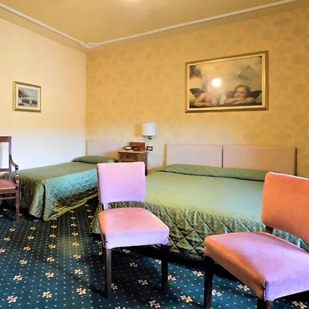 Hotel Grand Plaza & Maggiore 4*